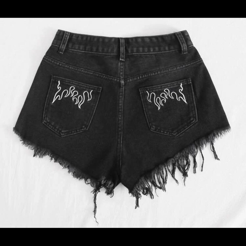 SHEIN Ripped black short